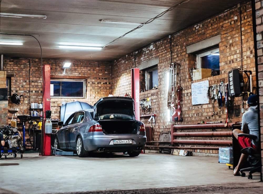 Workshop team or service bay