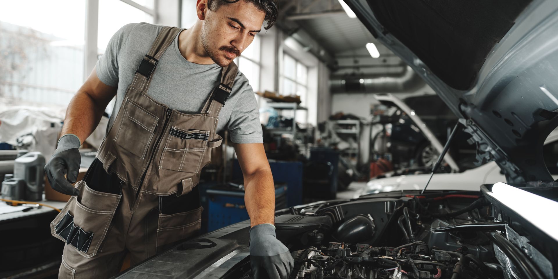 Mechanic working in workshop